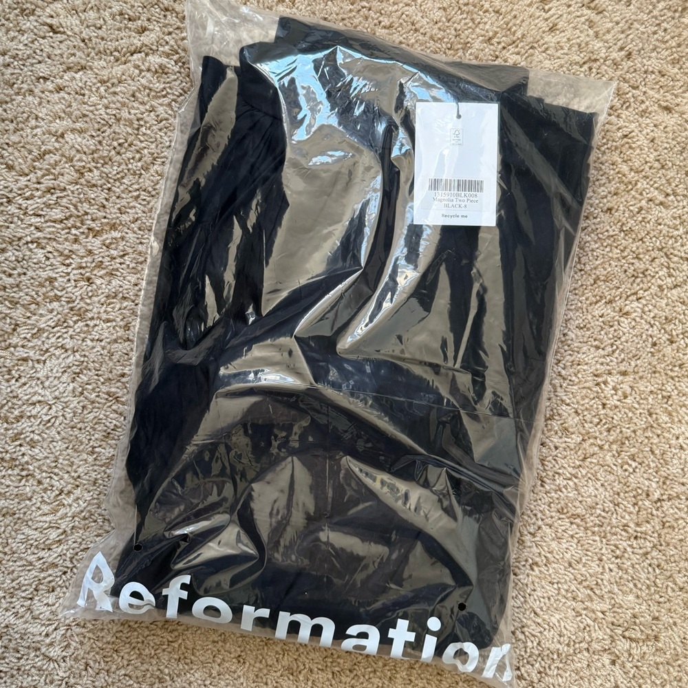 NWT Reformation Magnolia Two Piece Skirt Set Midi Skirt And Top Size 8 Black - Picture 8 of 8